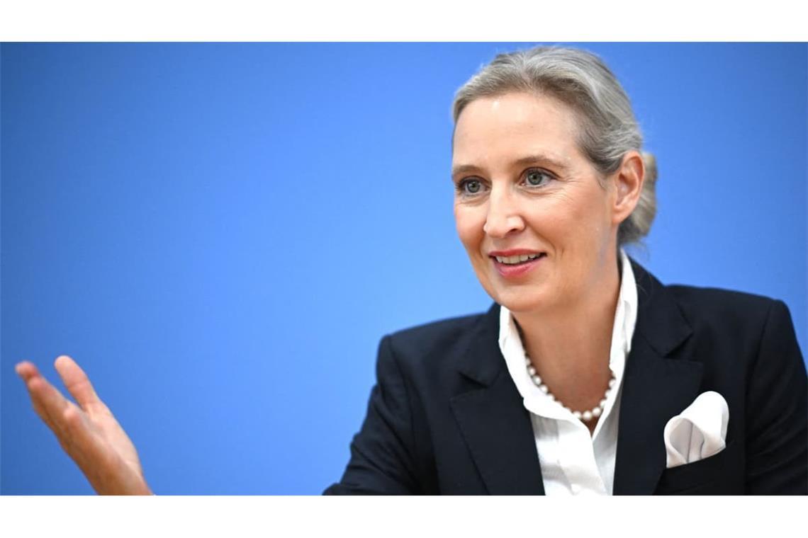 Alice Weidel freut sich über die jüngsten Waherfolge ihrer Partei.