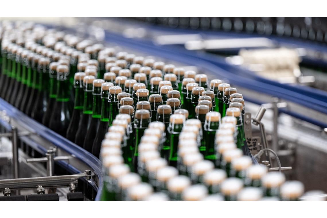 Sekt - immer öfter alkoholfrei oder mit Sirup Alkoholfreier Sekt wird immer beliebter. (Archivfbild)