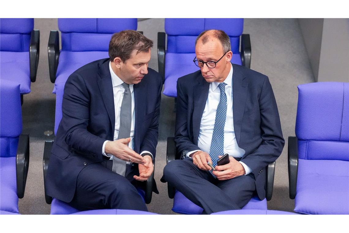 Wann werden die Ministerinnen und Minister bekannt gegeben? Alle Infos zur Regierungsbildung 2025: Wann die neuen Minister von CDU, CSU und SPD bekannt gegeben werden und welche Termine bis zur Kabinettsbildung anstehen.
