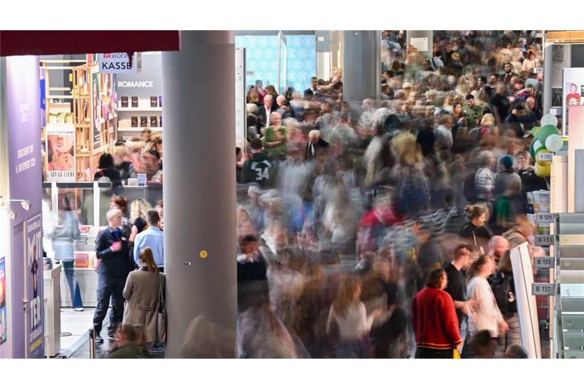 Bilder des Tages Alle wollen lesen: Große Andrang herrscht auf der Frankfurter Buchmesse.
