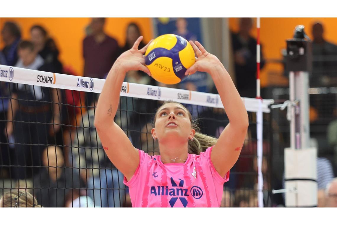 Volleyballerinnen bestehen  ersten Härtetest Alles im Griff: Stuttgarts Zuspielerin Melanie Shaffmaster