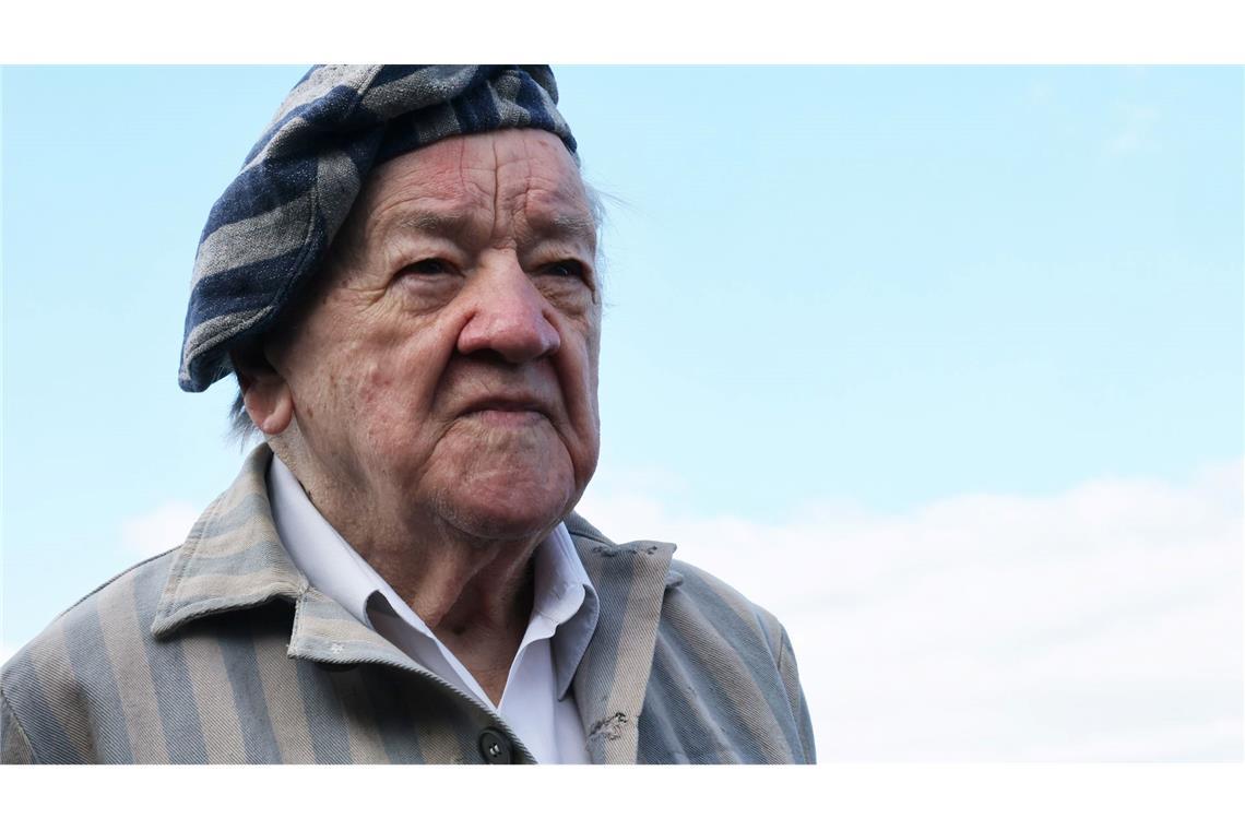 Buchenwald-Gedenken mit Kontroverse und Eklat Alojzy Maciak aus Warschau, gehört zu den neun KZ-Überlebenden, die zur Kranzniederlegung gekommen waren.