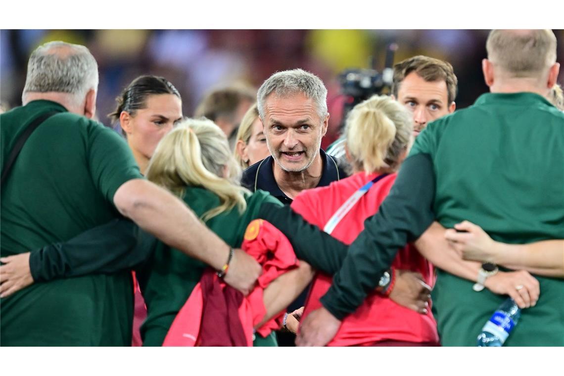 Erste Krisensitzung: Frust bei DFB-Team sitzt tief Als Krisenmanager gefordert: Bundestrainer Christian Wück