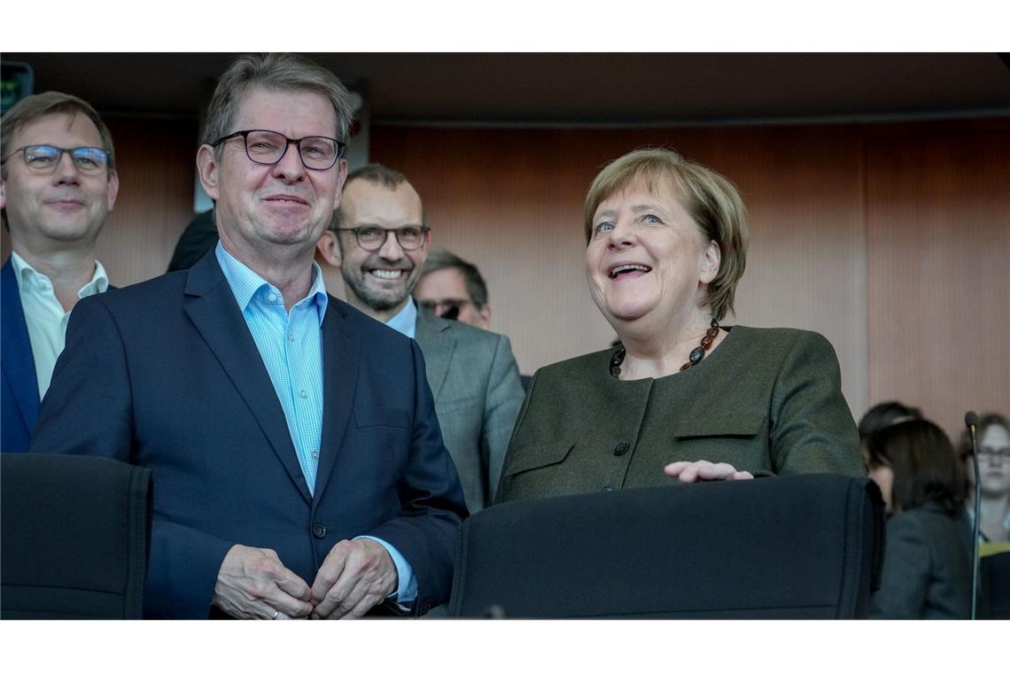 Bericht zu Evakuierung aus Kabul: Wunschdenken und Trägheit? Als letzte Zeugin stand die frühere Bundeskanzlerin, Angela Merkel (CDU), hier mit dem Ausschussvorsitzenden, Ralf Stegner (SPD) den Abgeordneten Rede und Antwort.