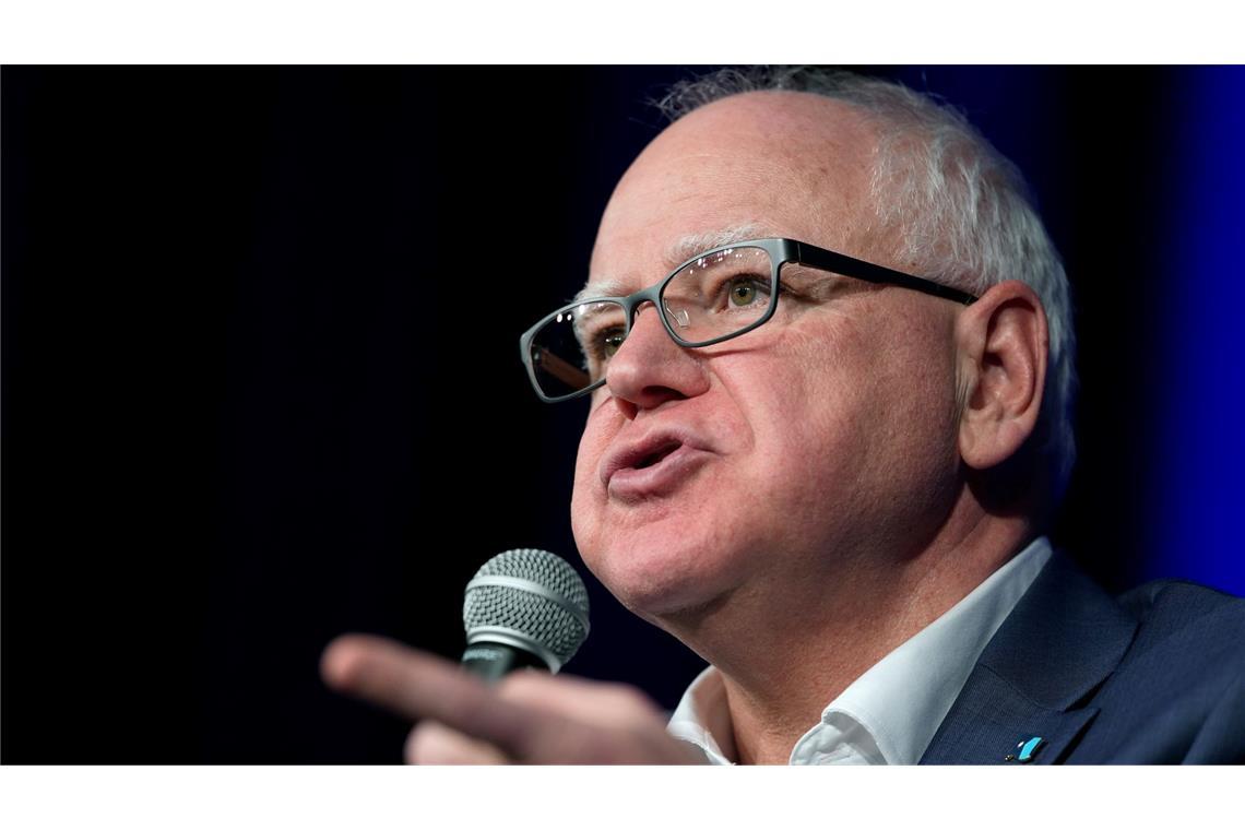 Tot stellen oder angreifen? Das Trump-Dilemma der Demokraten Als Vize wurde es nichts, will Tim Walz nun ins Oval Office? (Archivbild)