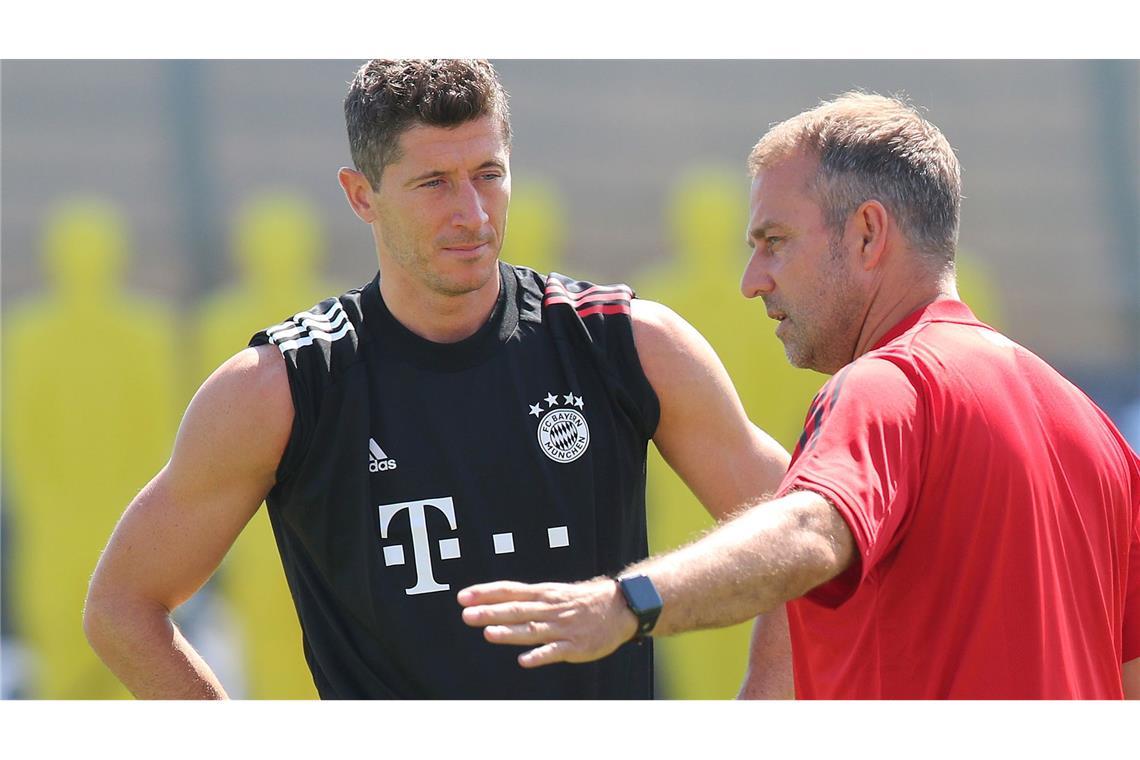 Die Revolution des netten Hansi: Flicks Glück in Barcelona Alte Bekannte: Robert Lewandowski (l) blüht unter Flick in Barcelona wieder auf.