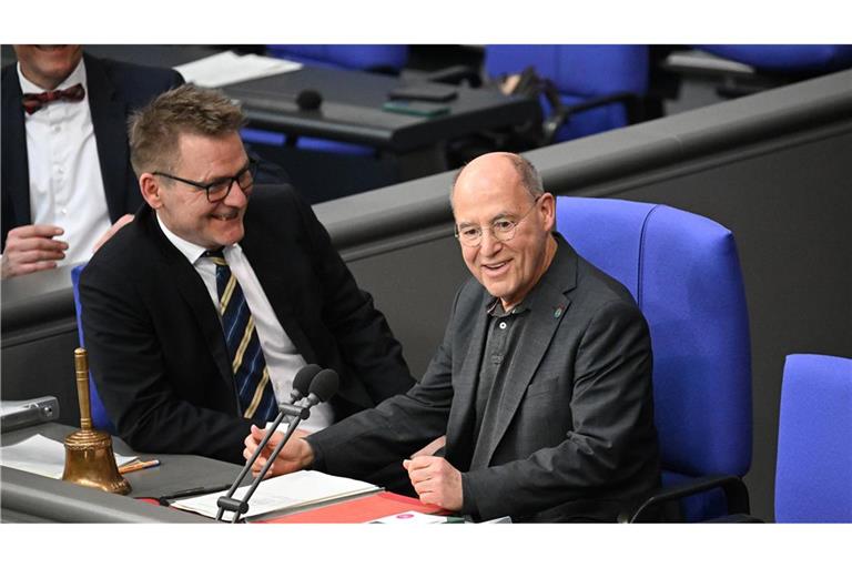 Alterspräsident Gregor Gysi (Die Linke) testete das Podium bereits am 18. März.
