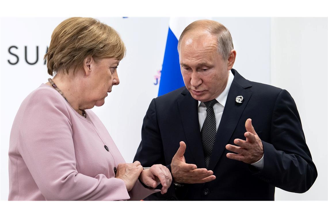 Altkanzlerin Merkel hält es für keine gute Idee, Ex-Regierungschefs mit Kremlchef Putin verhandeln zu lassen. (Archivbild)