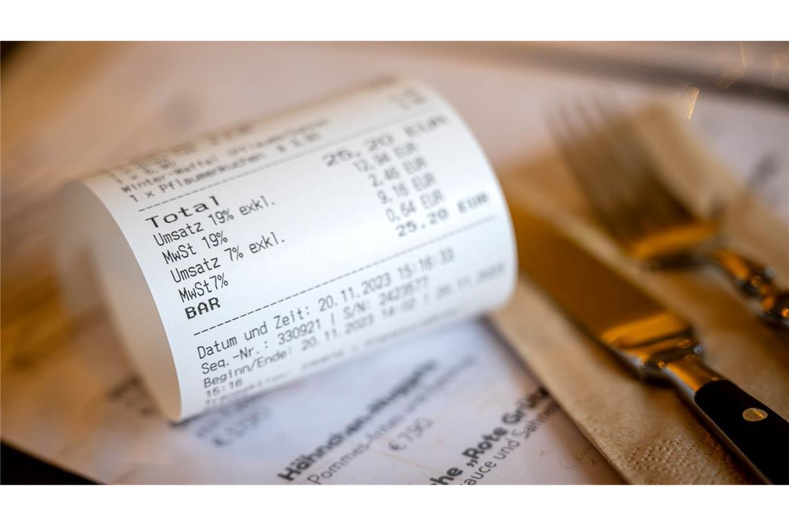 Am 1. Januar sinkt die Mehrwertsteuer für das Essen in Restaurants auf 7 Prozent.