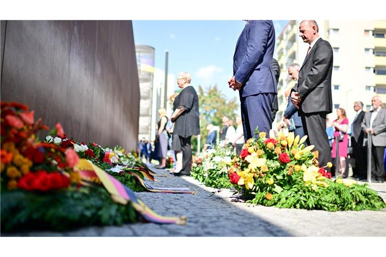 Am 13. August 1961 begann der Bau der Berliner Mauer - daran erinnerte ein Gedenkakt an der Bernauer Straße.