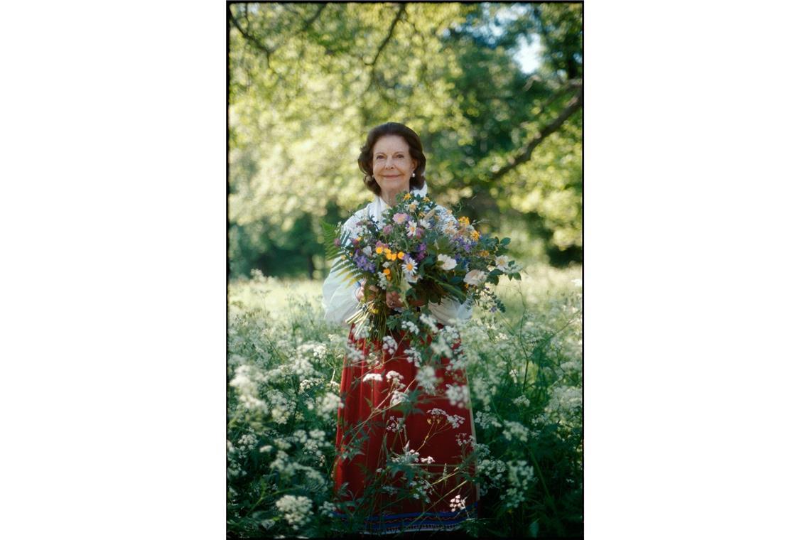 Am 19. Juni 2026 ist das Königspaar seit 50 Jahren verheiratet. Anlässlich des 50-jährigen Jubiläums der Königin als Gattin des Königs werden neue Fotos veröffentlicht, die im Schlosspark von Drottningholm aufgenommen wurden. Auf den Fotos trägt die Königin ihre Öland-Tracht.