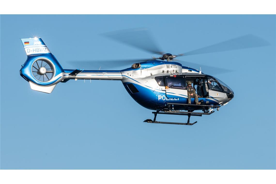 Vermisstensuche nach 21-Jähriger erfolgreich Am Dienstag suchte die Polizei mit einem Hubschrauber nach einer 21-jährigen Vermissten aus Neresheim (Symbolfoto).
