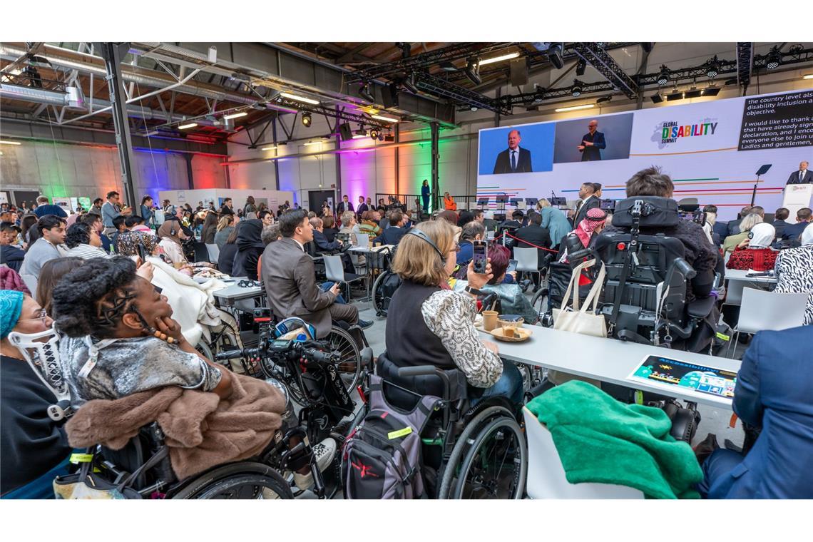Scholz und König Abdullah II.: Rechte Behinderter schützen Am Donnerstag soll auch ein vom Entwicklungsministerium in Auftrag gegebener Bericht zur Lage ("Global Disability Inclusion Report") vorgestellt werden. Er zeigt eine generelle, regional aber auch unterschiedlich starke Benachteiligung.