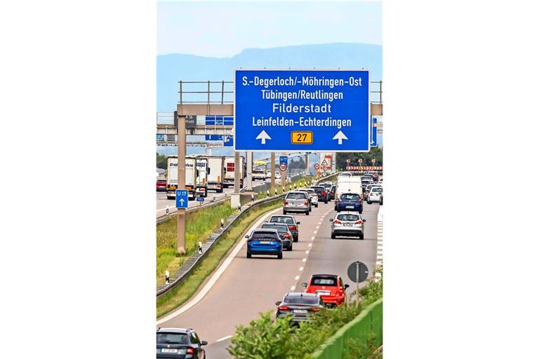 Am Echterdinger Ei auf den Fildern wird ein neuer Fahrbahnbelag eingebaut – mit Folgen für den Autoverkehr.
