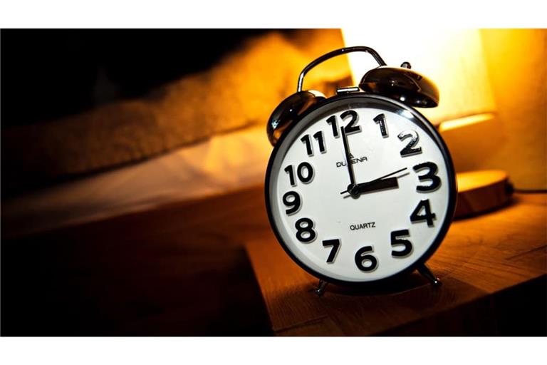 Am Ende der Sommerzeit wird die Uhr um eine Stunde zurückgestellt. (Symbolbild)