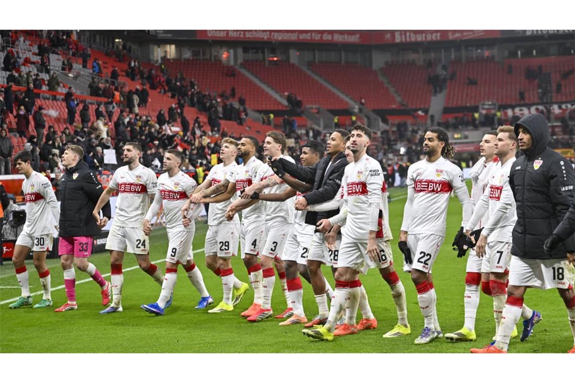Am Ende konnte der VfB mit seinen Fans einen 4:1-Auswärtssieg bejubeln.