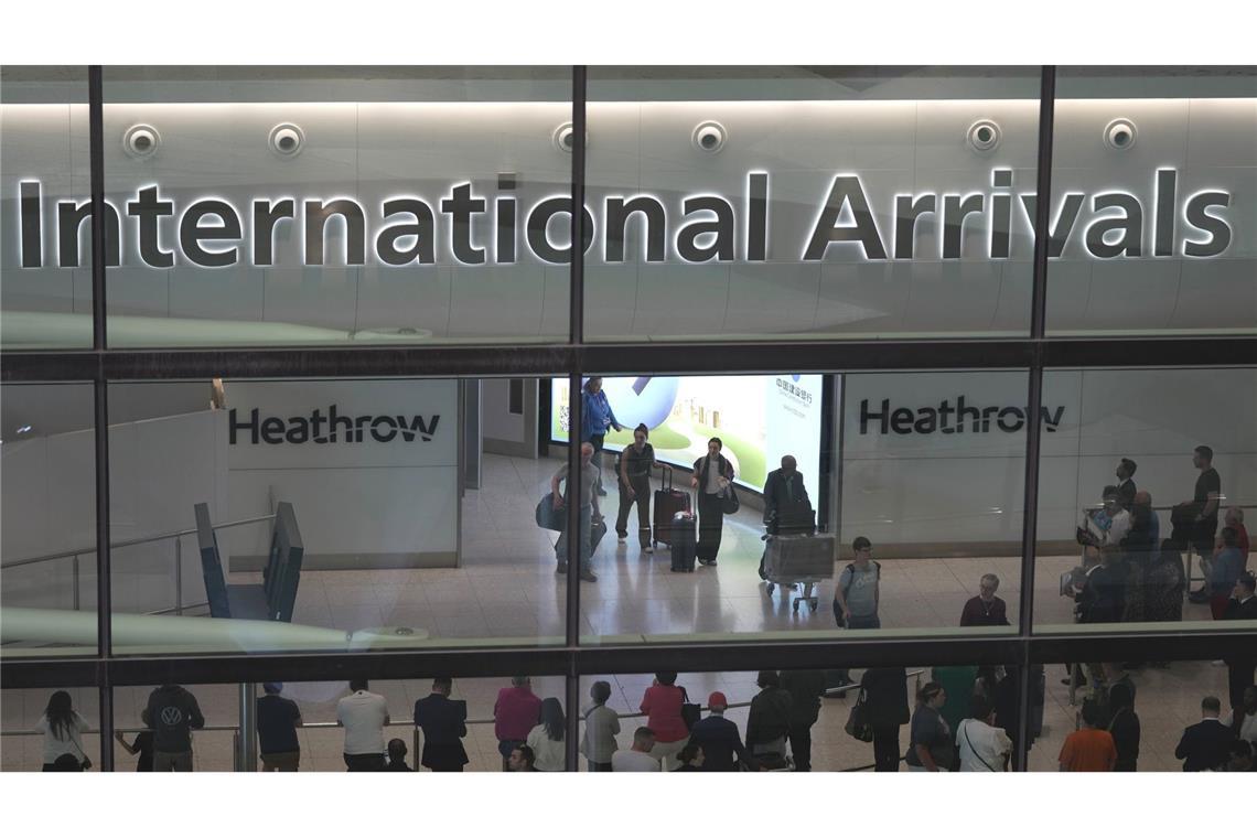 100 Flüge in Heathrow gestrichen - Bruchlandung in Belfast Am Flughafen Heathrow fielen 100 Flüge aus.