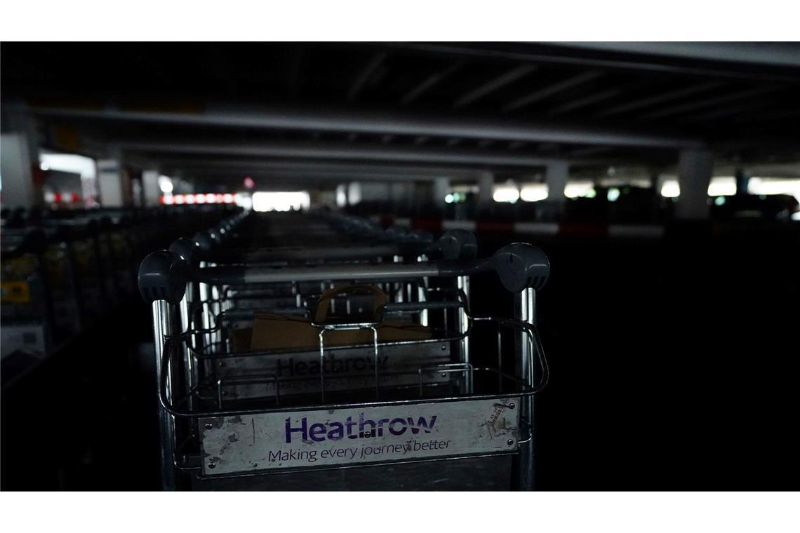 Flughafen Heathrow: Betrieb soll wieder starten Am Flughafen Heathrow herrscht noch Stillstand.