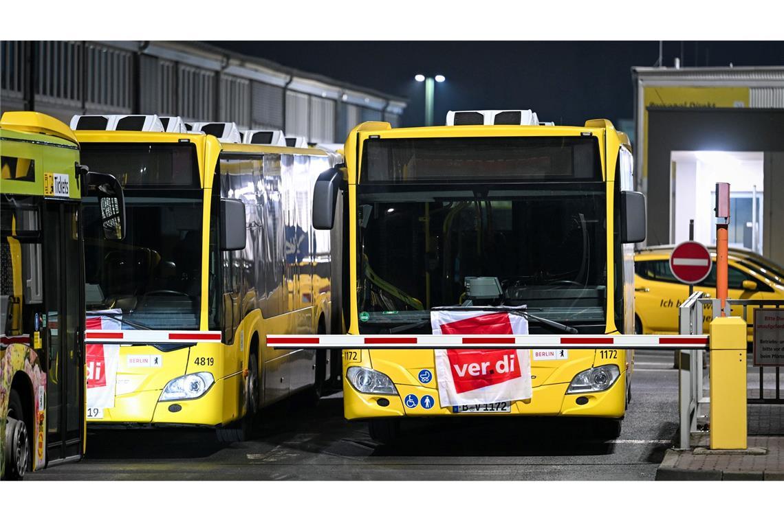 Warnstreiks im Nahverkehr in sechs Bundesländern Am Freitag wird in mehreren Bundesländern der Nahverkehr bestreikt. (Symbolbild)