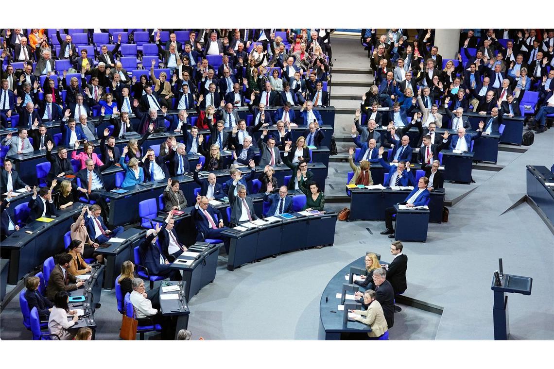 Abstimmungen zu Migration: Jeder Zweite sieht kein Problem Am Freitag wurde die Bundestagssitzung für mehrere Stunden unterbrochen. Am Ende gab es aber doch keine Einigung zwischen Union, FDP, Grünen und SPD. Schließlich kam es zur Abstimmung über das "Zustrombegrenzungsgesetz" der Union. Der Entwurf fand keine Mehrheit. (Archivbild)