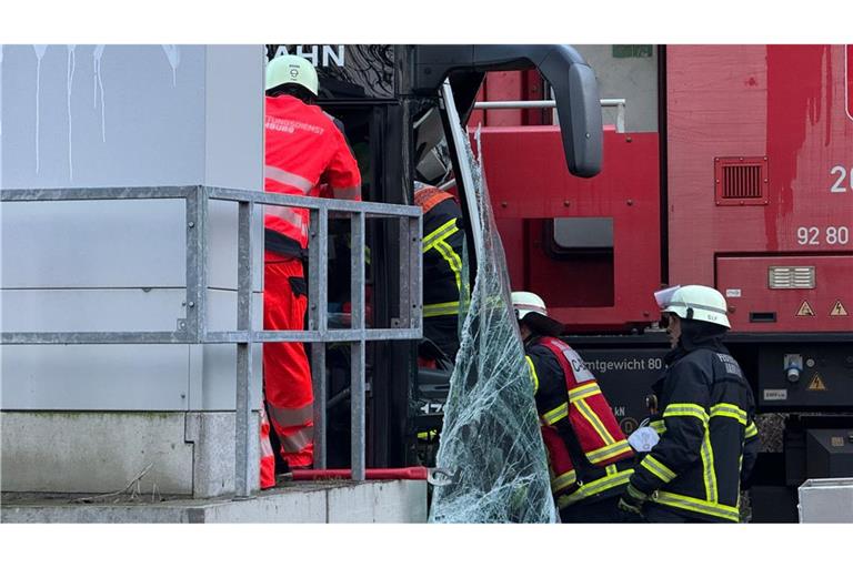 Am Hamburger Hafen hat sich ein schwerer Unfall ereignet.