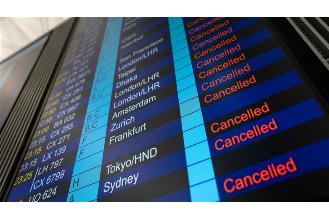 Super-Taifun "Ragasa": Taiwan und Philippinen melden Tote Am internationalen Flughafen Hongkong fielen Hunderte Flüge aus.