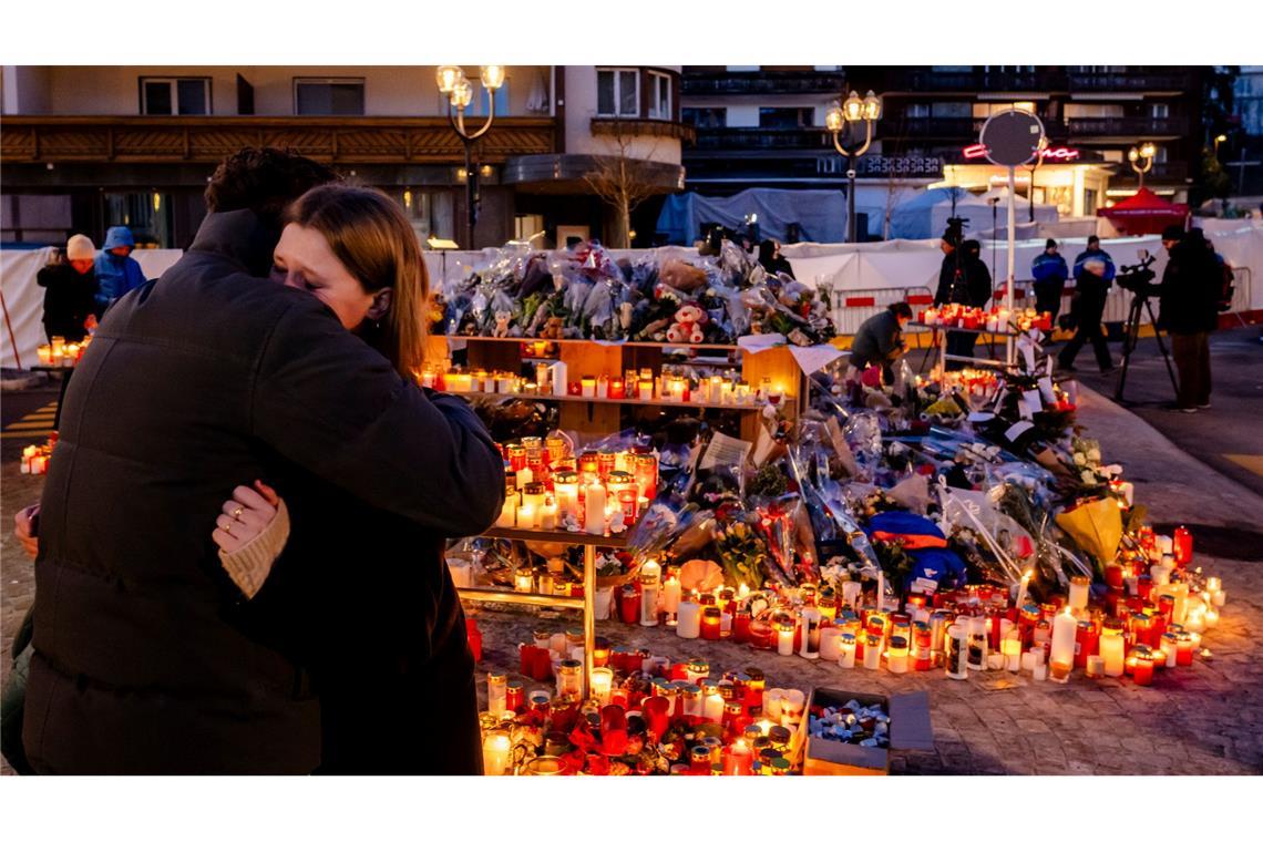 Am kommenden Freitag soll es in Crans-Montana eine Gedenkfeier zu Ehren der Opfer geben.