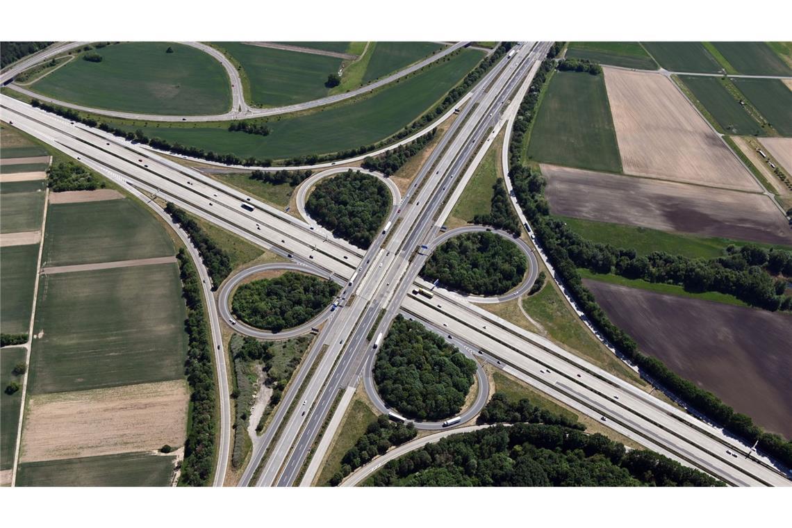 Sperrung auf Autobahn 6 am Abend Am Kreuz Walldorf wird die A6 gesperrt. (Archivbild)