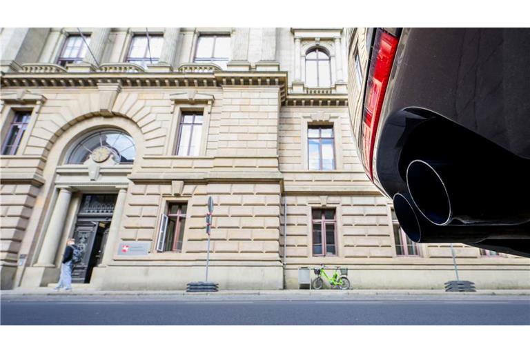 Am Landgericht Braunschweig beginnt ein weiteres Riesenverfahren rund um den Dieselskandal bei Volkswagen. (Archivbild)