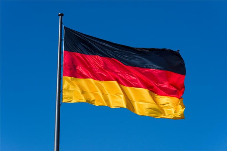 Am Mittwoch, dem 17. Juni 2026, wehen wieder die Flaggen an öffentlichen Gebäuden. Aber was ist der Grund? Alles Wichtige dazu hier.