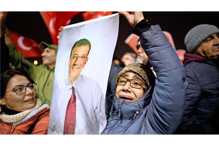 Am Mittwoch demonstrierten Anhänger Emre Imamoglus in Istanbul.