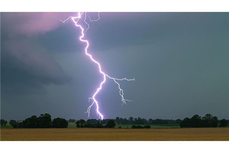 Am Mittwoch werden Gewitter in Deutschland erwartet. (Symbolbild)
