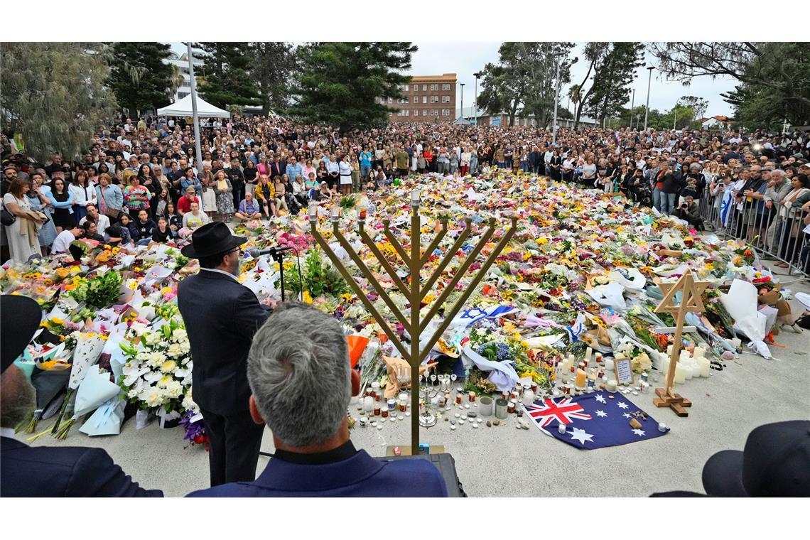 Am Mittwochabend gedachten Politiker und Vertreter verschiedener Glaubensrichtungen in Sydneys den Opfern des Terroranschlags (Archivbild).