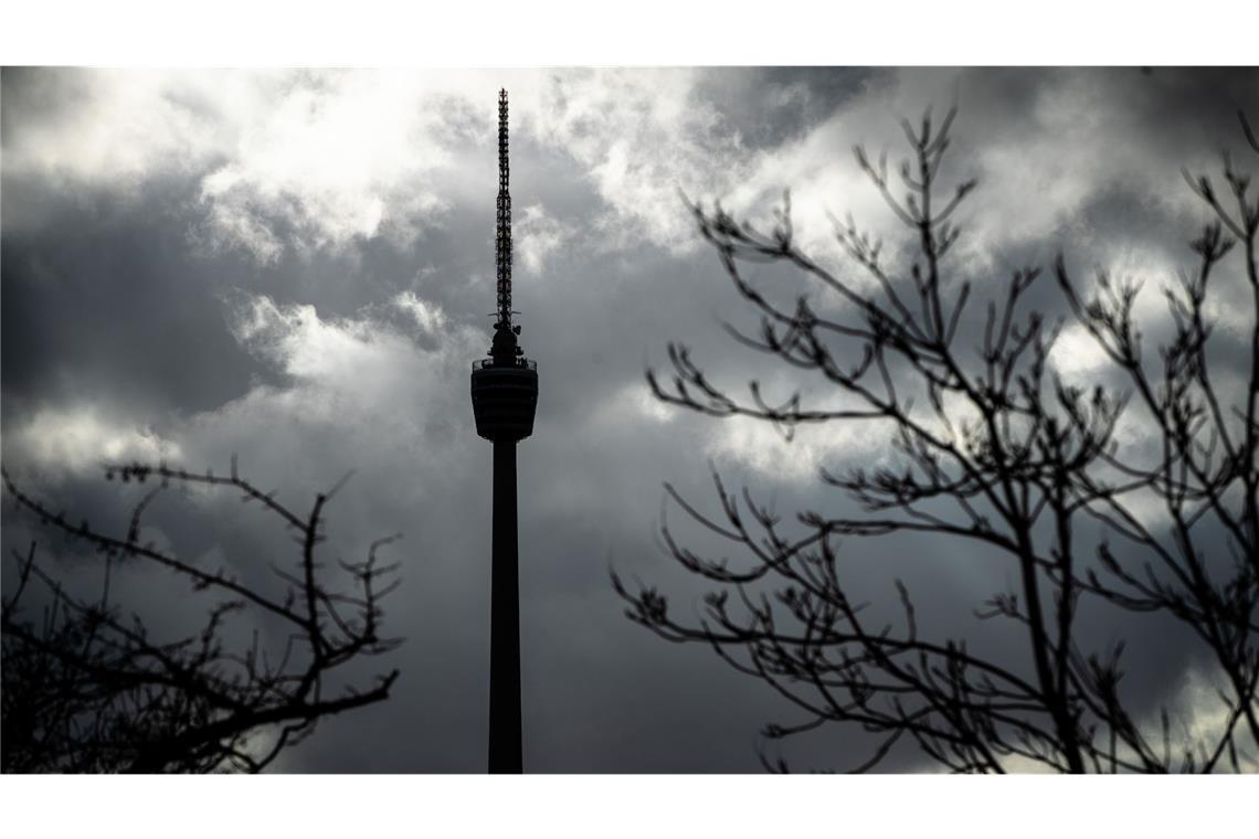 Am Montag soll es immer wieder bewölkt sein und Schauer sowie einzelne Gewitter geben.