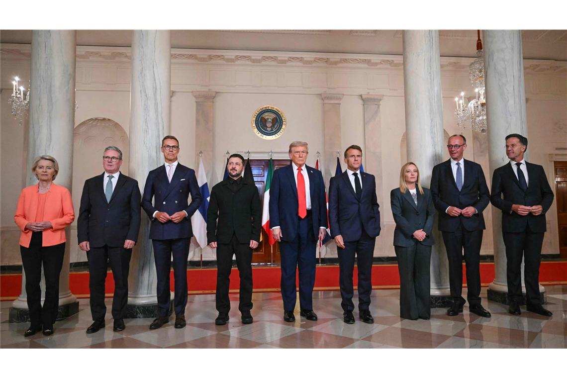 Rückt Frieden näher? Die Knackpunkte nach dem Ukraine-Gipfel Am Montag trafen sich Wolodymyr Selenskyj und Donald Trump in Washington – der ukrainische Präsident bekam Unterstützung von europäischen Spitzenpolitikern.