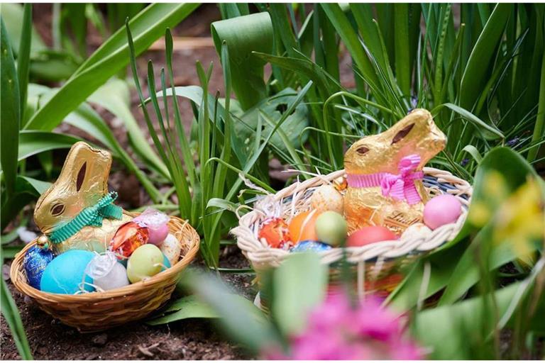 Am Morgen des Ostersonntag werden nach dem traditionellen Osterspaziergang von den Kindern die im Garten versteckten Osternester gesucht.