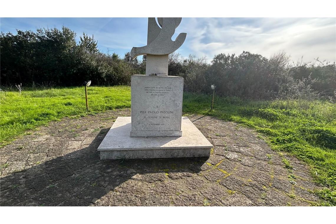 Mord an Pasolini beschäftigt Italien noch immer Am Ort des Verbrechens erinnert ein Denkmal an den Regisseur. (Archivbild)