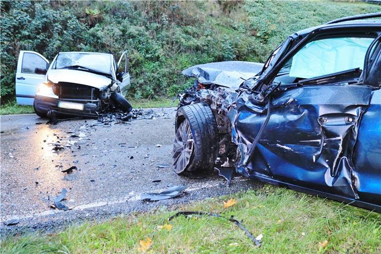 Am Samstagmorgen kollidierten zwei Pkw auf der Straße zwischen Erbstetten und Backnang. Foto: 7aktuell.de/Lermer