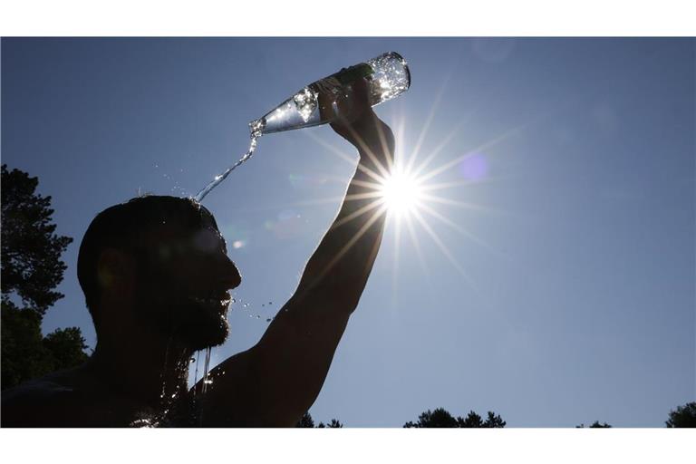 Am Sonntag sollte man sich im Schatten, am Wasser oder drinnen aufhalten – und viel trinken.