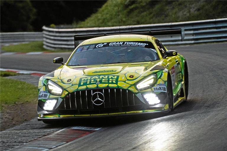 Am Steuer eines Mercedes fühlt sich Rennfahrer Luca-Sandro „Luci“ Trefz wohl. Foto: privat