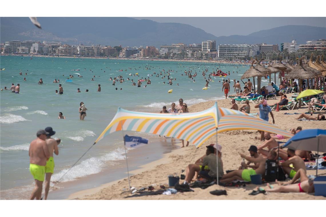 Am Strand - wie hier auf Mallorca - lässt es sich gut aushalten