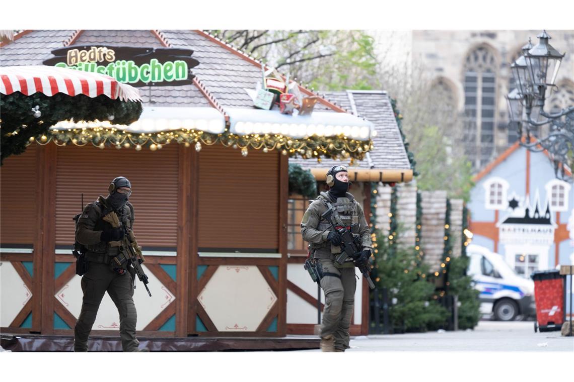Mutmaßlicher Täter nutzte Rettungsweg zum Weihnachtsmarkt Am Tag nach der Attacke blieb der Magdeburger Weihnachtsmarkt geschlossen.
