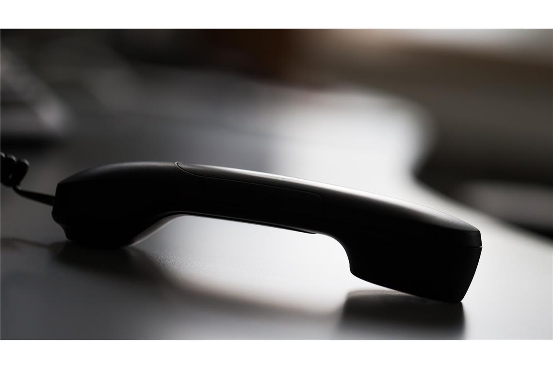 Betrüger erbeuten 100.000 Euro Am Telefon tischten die Betrüger der Frau eine Unfallgeschichte auf (Symbolfoto).