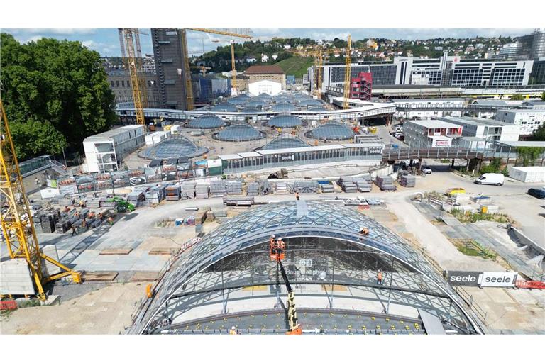 Am Tiefbahnhof Stuttgart 21 werden Ende des kommenden Jahres wohl nicht wie geplant die ersten Fernzüge halten. (Archivbild)