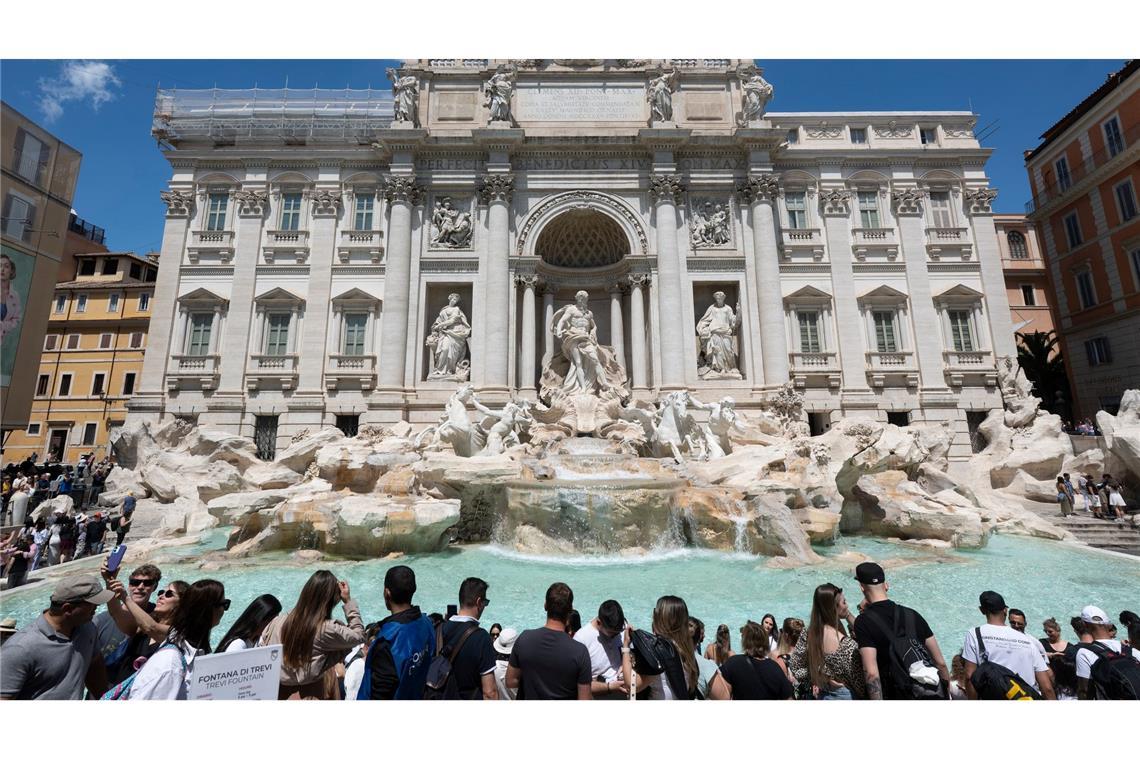 Am Trevi-Brunnen herrscht stets dichtes Gedränge. (Archivbild)
