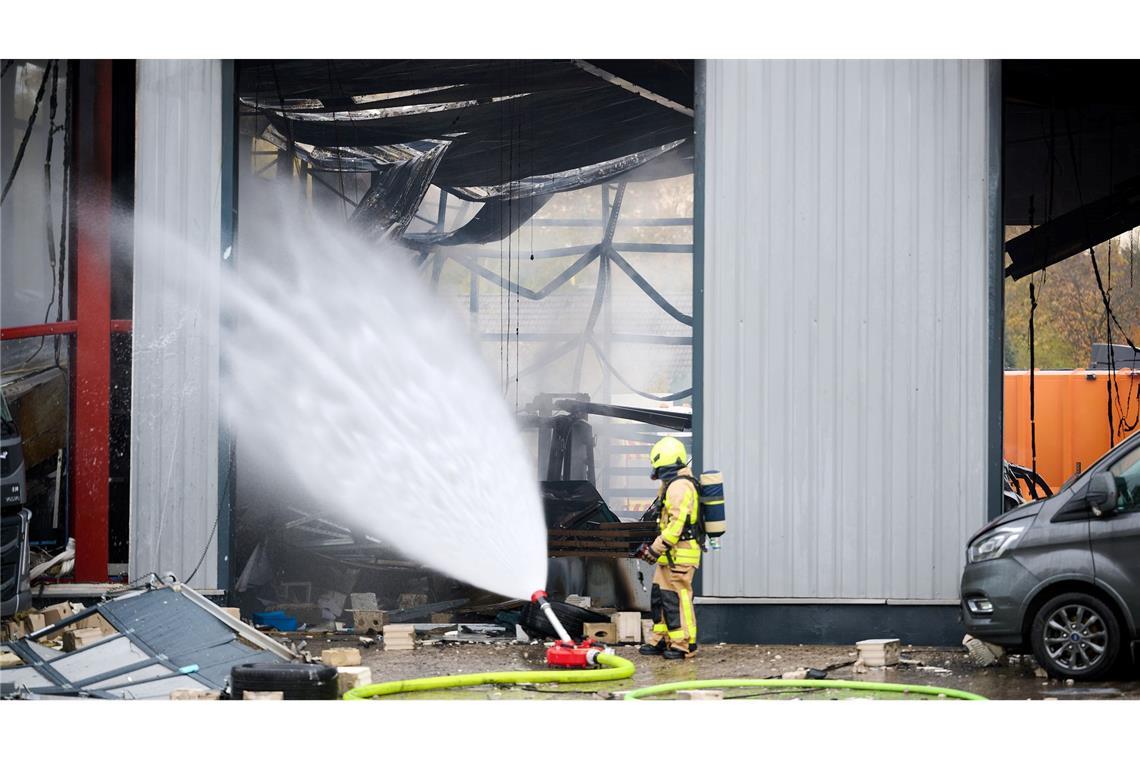 Am Vormittag hatten die Einsatzkräfte den Brand unter Kontrolle.