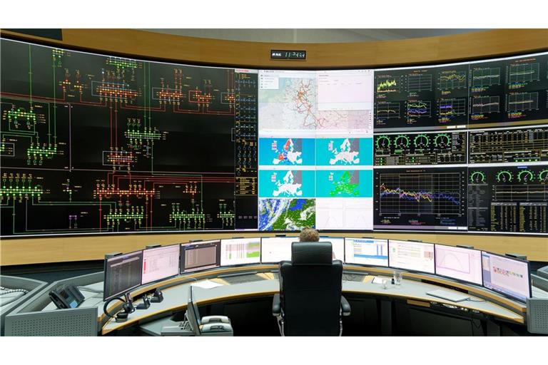 Amprion ist zusammen mit dem Übertragungsnetzbetreiber Swissgrid für die Überwachung der Netzfrequenz in Europa zuständig.