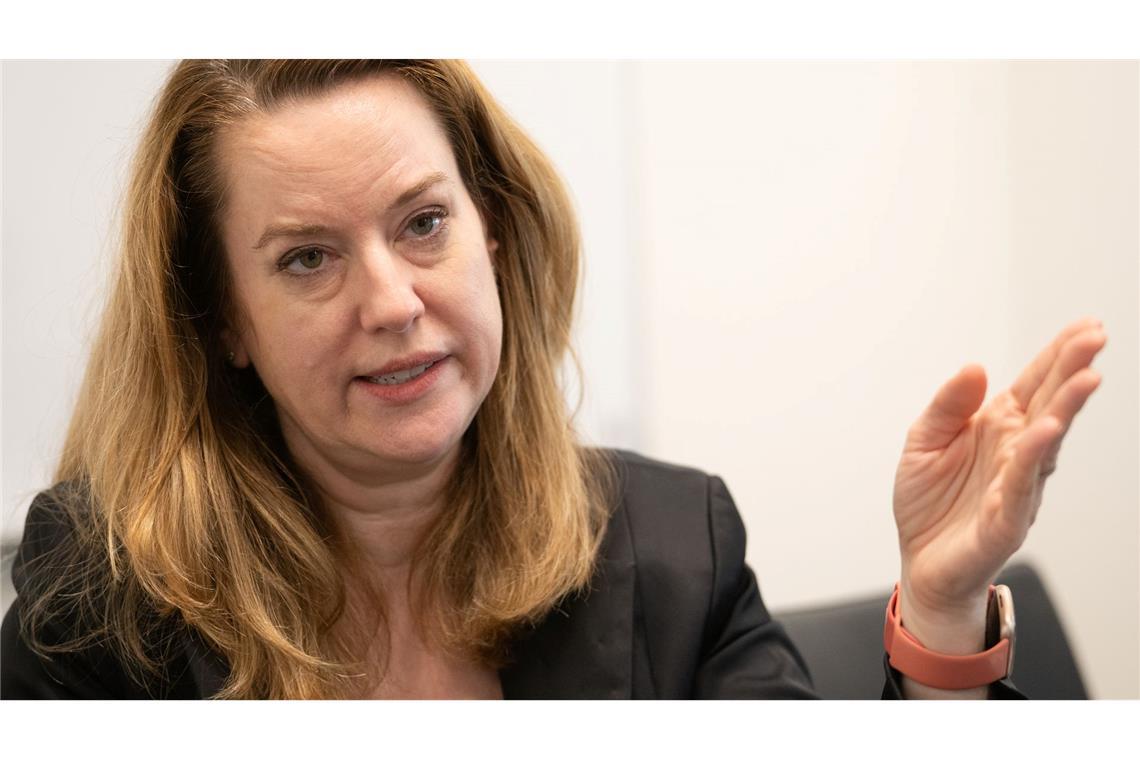 Amy Pope, Chefin der UN-Organisation für Migration, rät wegen des Iran-Kriegs zur Notfallplanung.