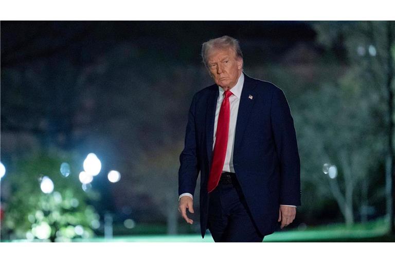 An Bord der Air Force One sagte Trump, die geplanten Zölle würden alle Länder treffen.