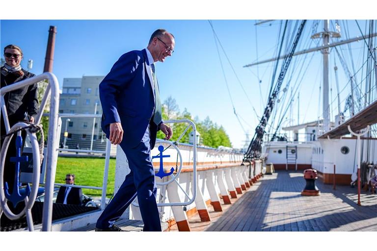 An Bord: Friedrich Merz bei seinem Besuch im finnischen Turku.